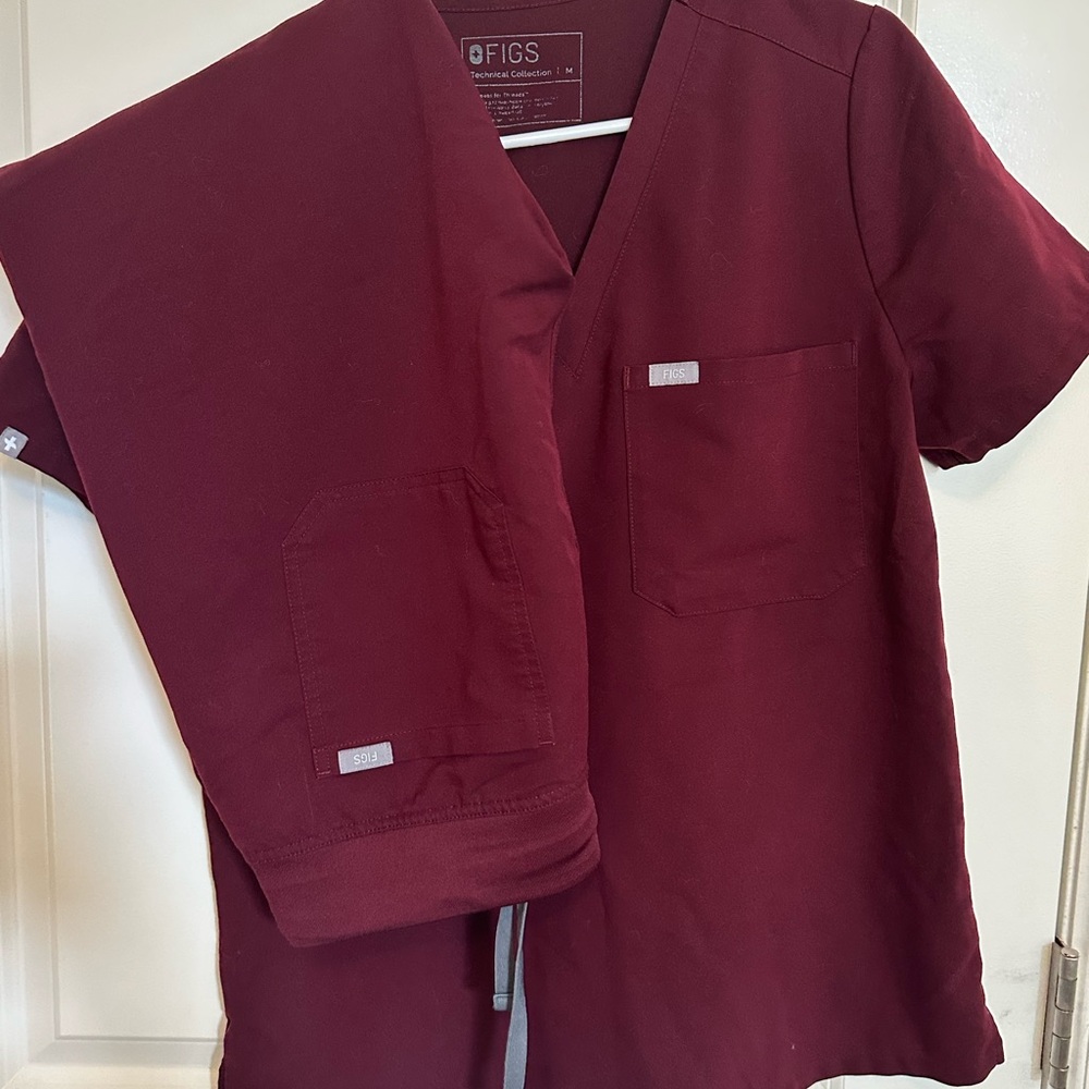 Figs Maroon Scrub Ensemble